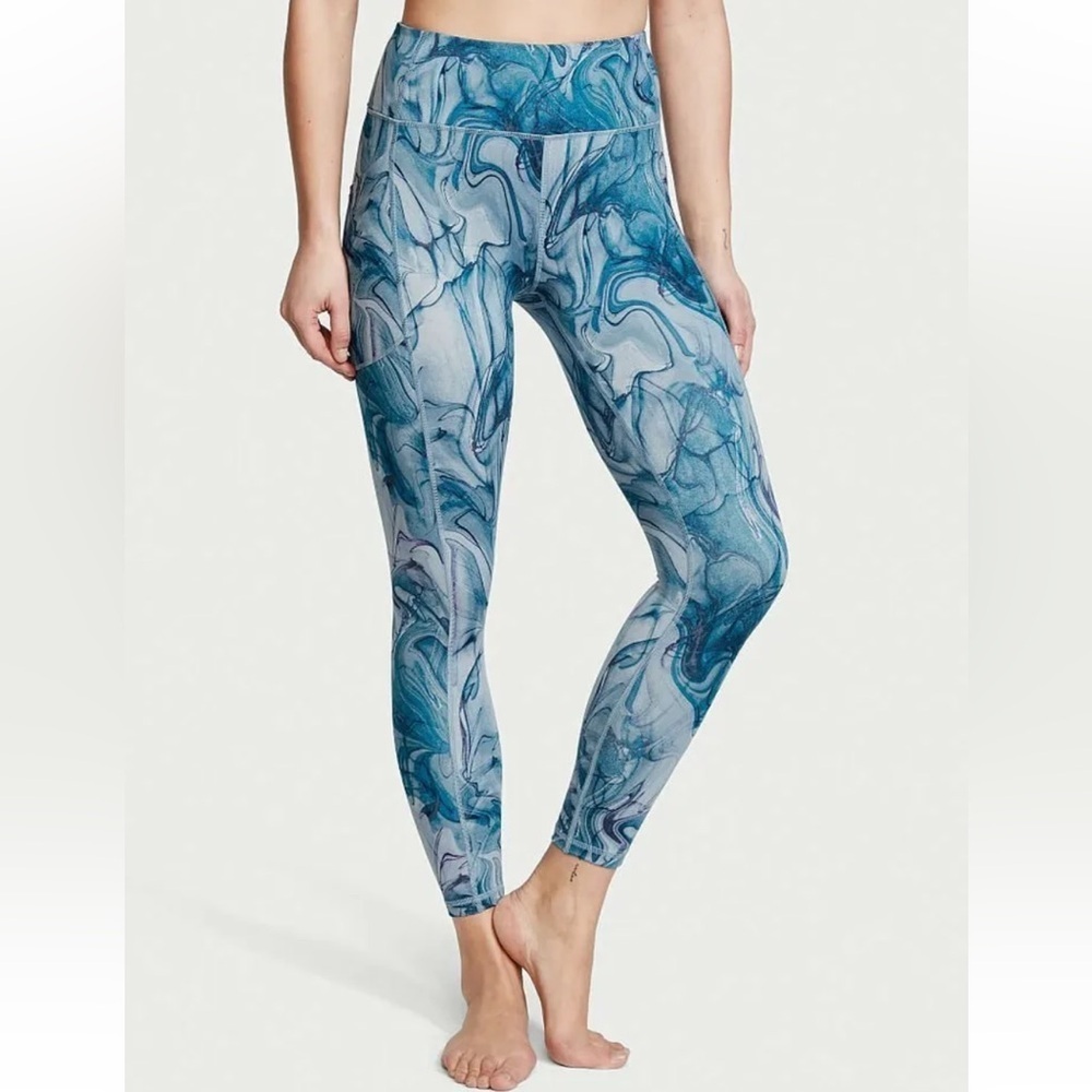 Victoria’s Secret Size 10 Sweat On Point Leggings High Rise 7/8 Length